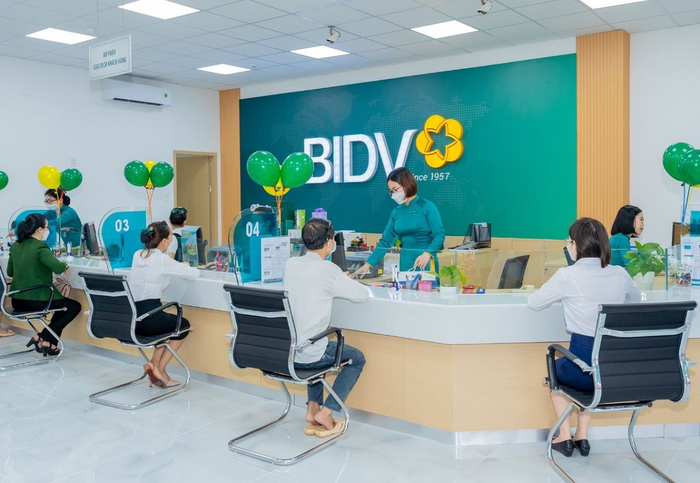 Khách hàng có thể tạo thêm tài khoản trực tiếp tại phòng giao dịch của BIDV