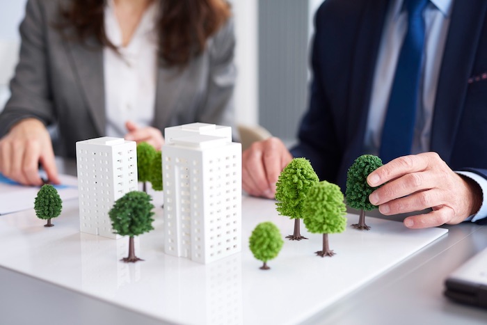 Các doanh nghiệp thuộc lĩnh vực thi công xây dựng cần đính kèm hồ sơ về công trình sẽ thi công