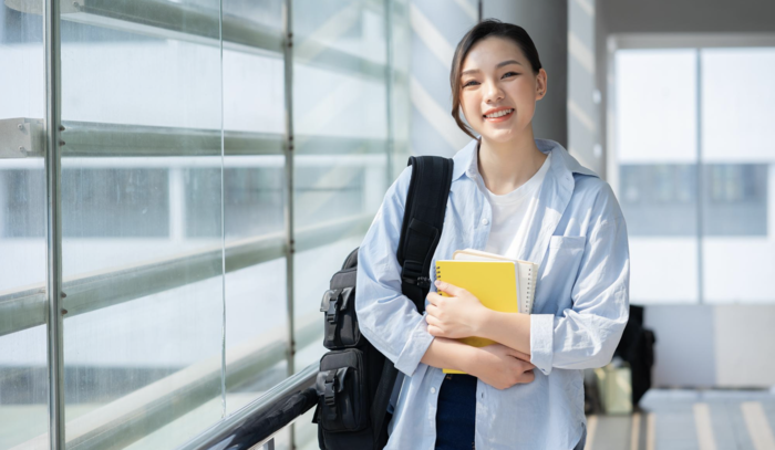 Khách hàng có con em đi du học nước ngoài có thể mở thẻ tín dụng không cần chứng minh thu nhập