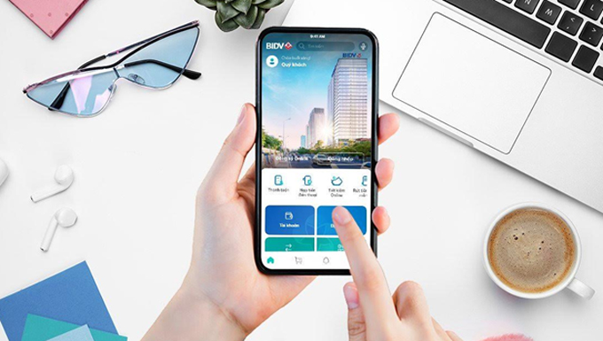 BIDV SmartBanking là ứng dụng thế hệ mới được xây dựng trên cơ sở hợp nhất các nền tảng giao dịch trực tuyến của BIDV