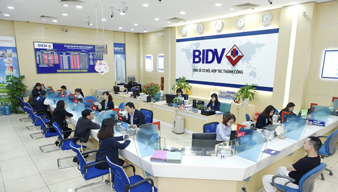 Phát hành thẻ tín dụng trực tiếp tại quầy giao dịch của BIDV